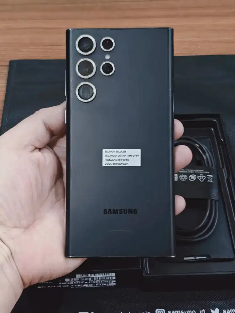 SAMSUNG S22 ULTRA 12 256GB SEIN MULUS 99%