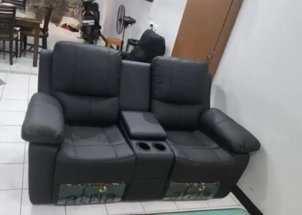 Sofa recliner cinema merk atria. Second mulus