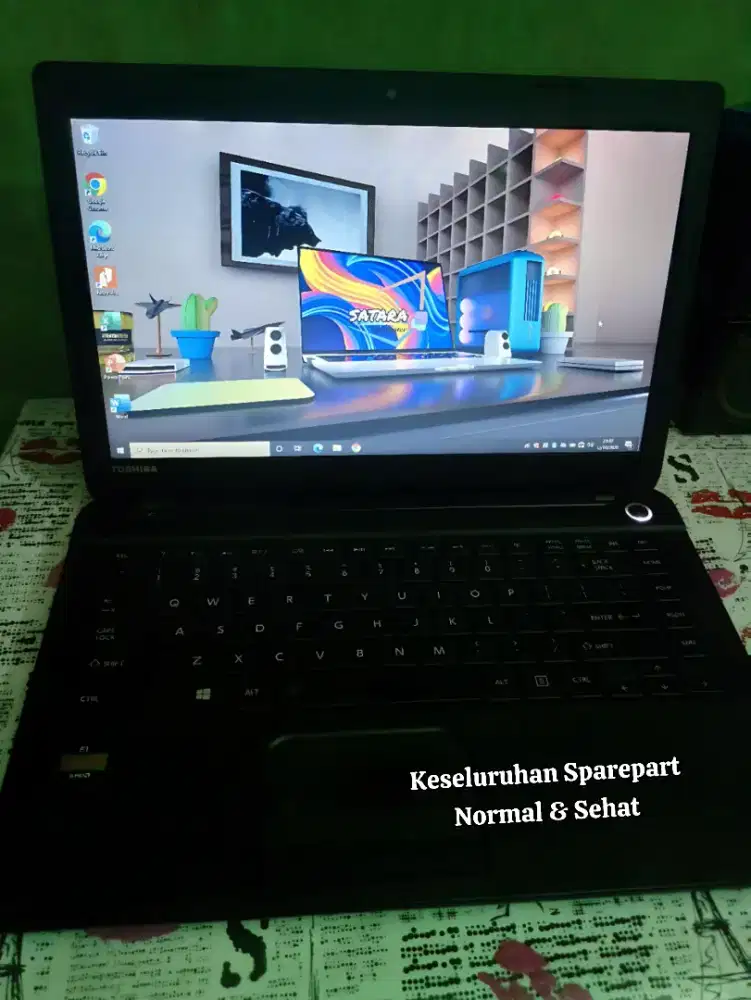 LAPTOP TOSHIBA C40D. RAM4GB. SSD256GB. Baterai Awet. No Minus