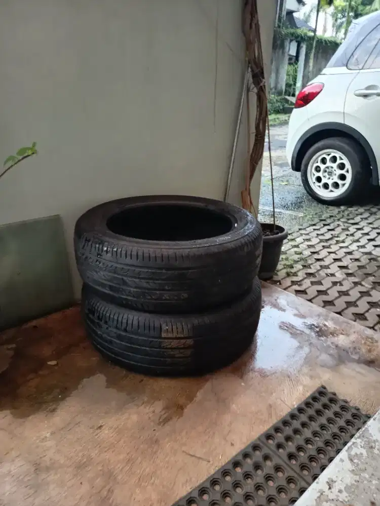 Jual aja tersisa 2 pcs ban orinya CloudEV