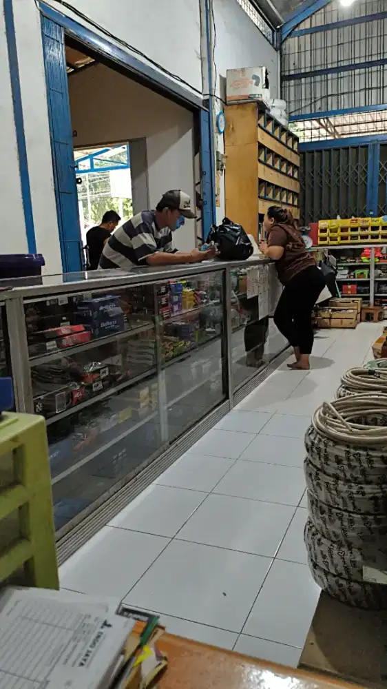 Dibutuhkan Helper utk Toko Bangunan Di Serpong