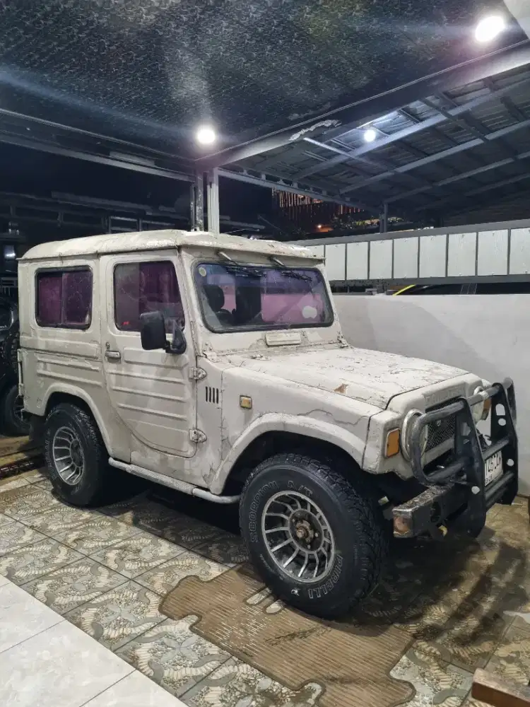 Daihatsu TAFT F10 4X2 pajak panjang