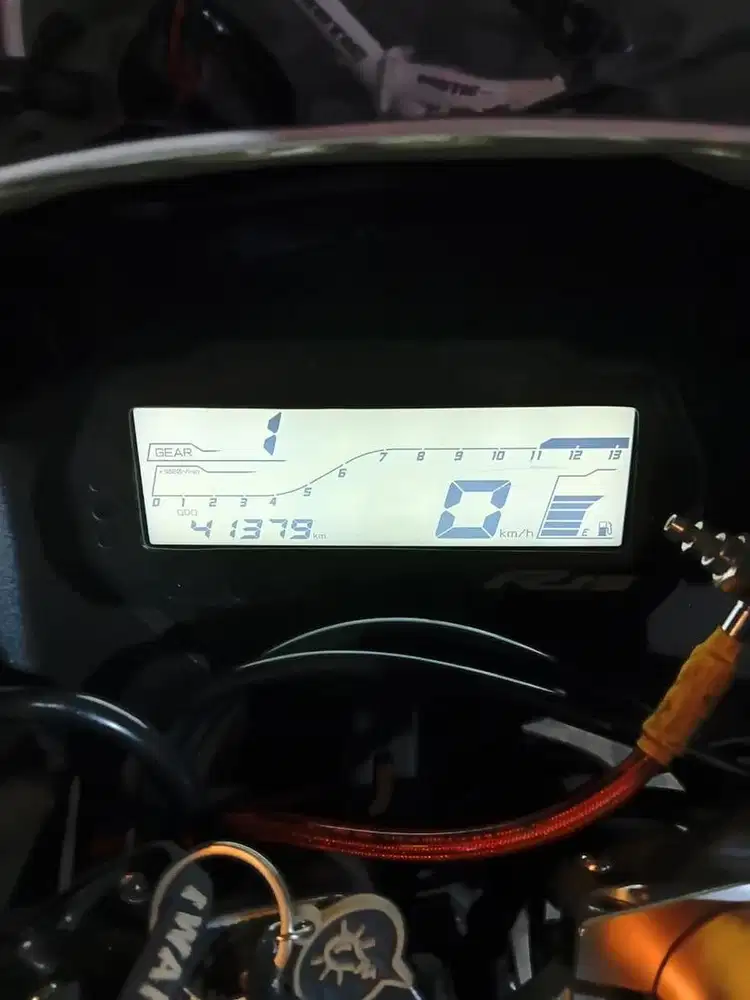 Forsale R15 V4 2023 black