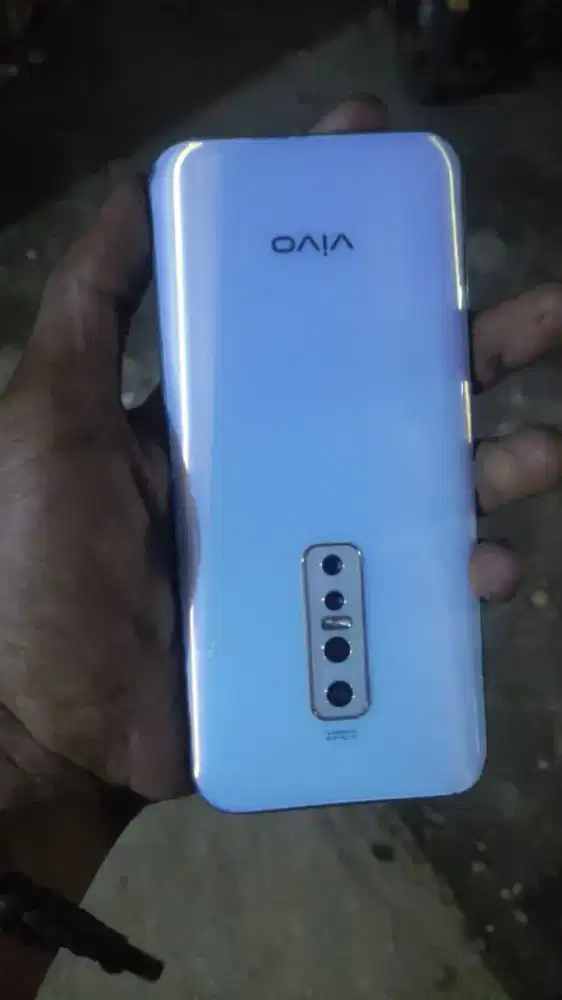 Vivo v17 pro ram8/128 mati