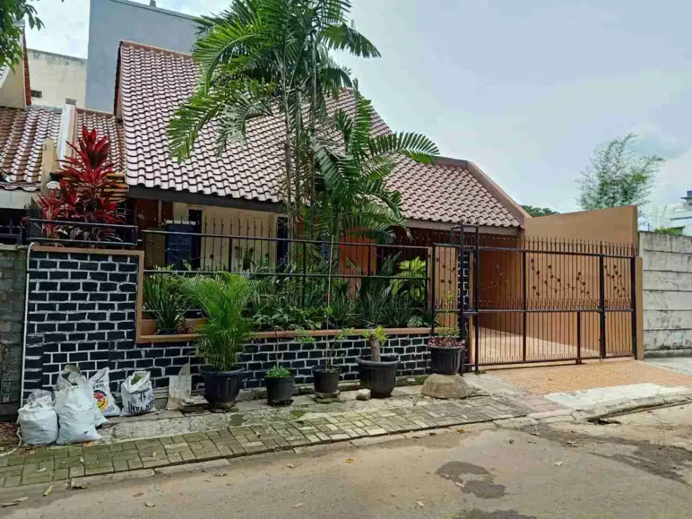 Rumah Bagus di Anggrek Loka BSD City Dekat Tol