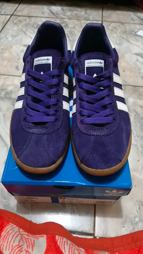 SEPATU ADIDAS BERMUDA UKURAN 42