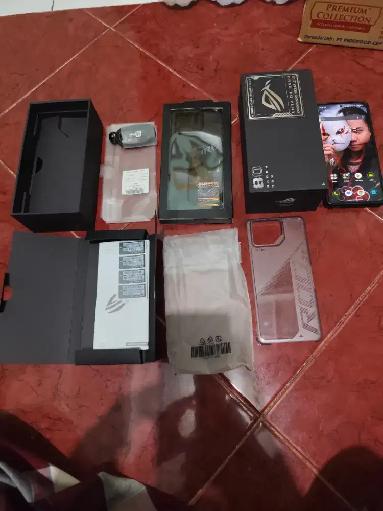 Asus ROG Phone 8 12/256 GB Resmi Kondisi Mulus