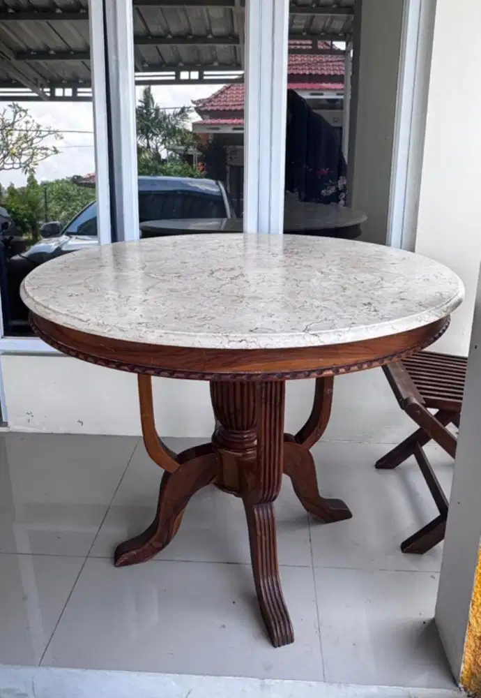 Jual 1 set meja dan kursi makan bahan kayu jati (meja batu marmer )