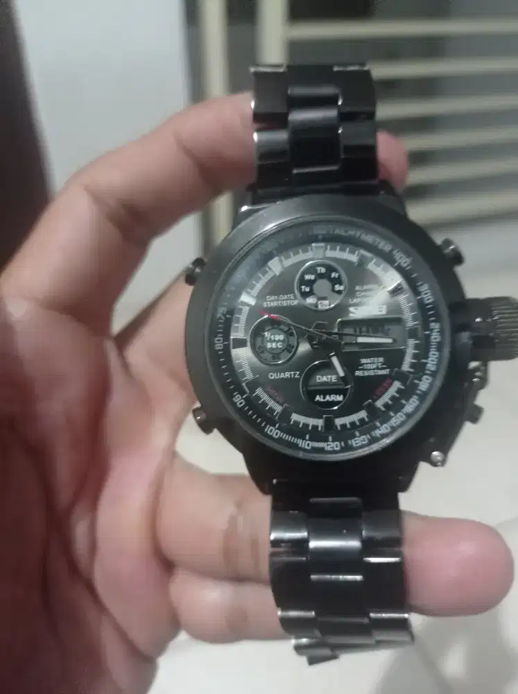 Jual jam tangan skmei bekas