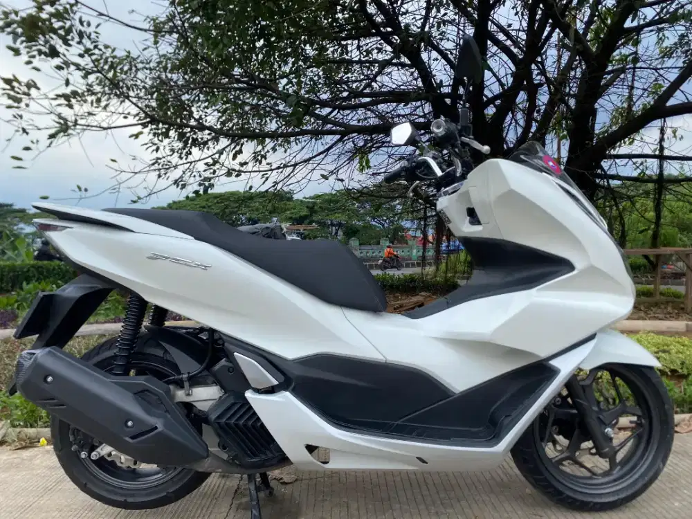 HONDA PCX 160CC PAJAK ON SS LNGKP ASLI SIAP PAKEK MOTOR GRESS