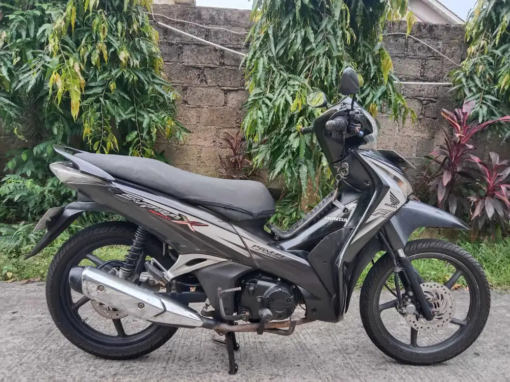 Honda Supra x125 cw fi helm in th 2014