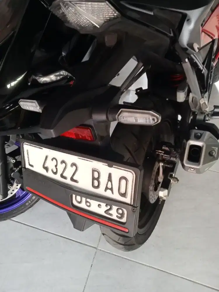 Honda cbr 150R hitam merah