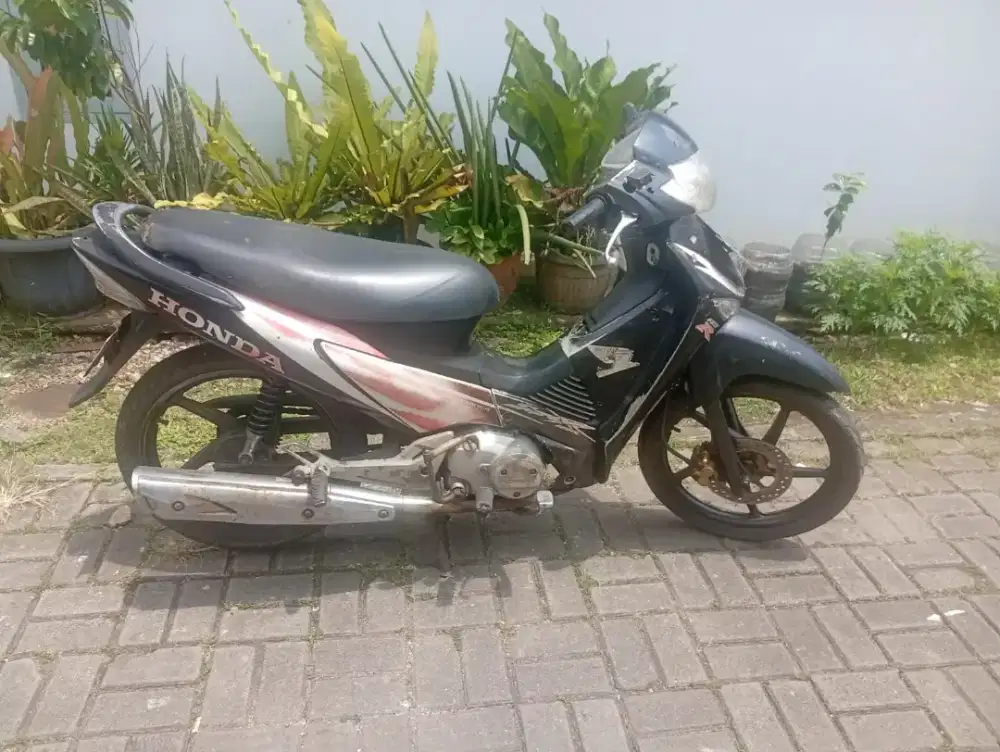 Sepeda motor Honda supra