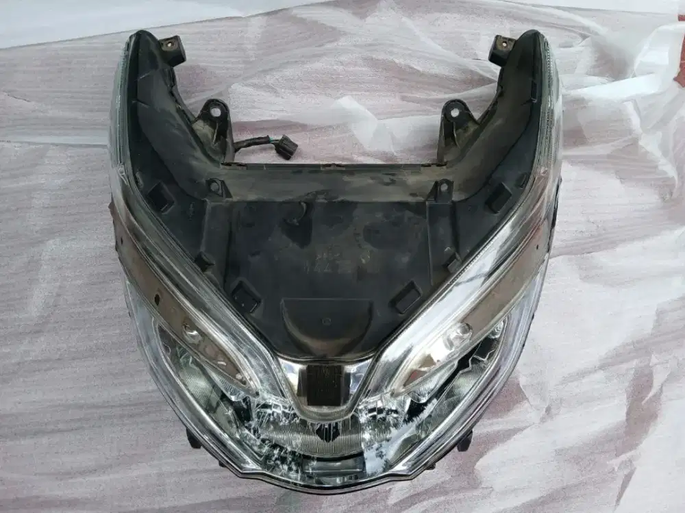 HEADLAMP HONDA PCX 15O