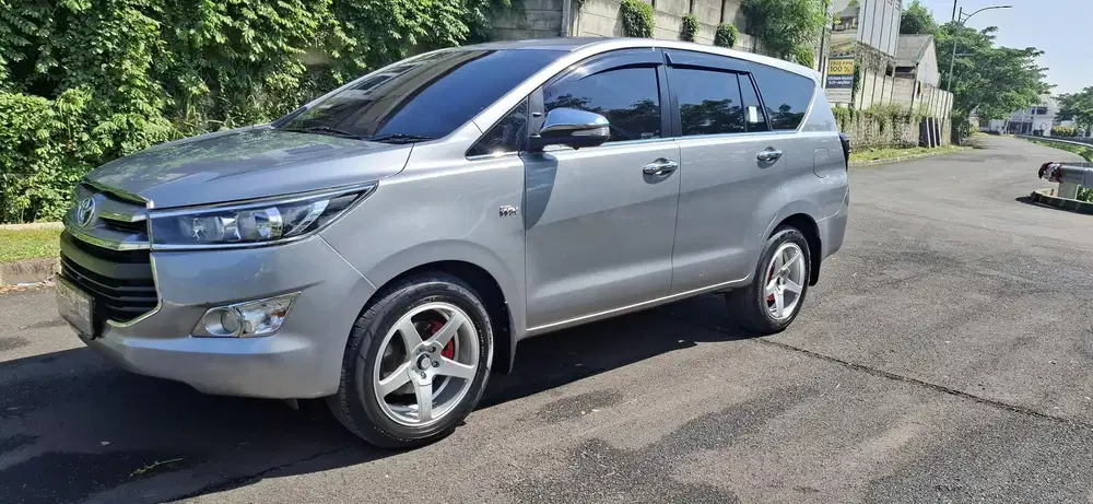 Toyota  Innova rebon  mulus jos siap pakai