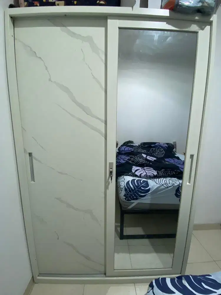 LEMARI BAJU BESI KACA 2 PINTU SLIDING