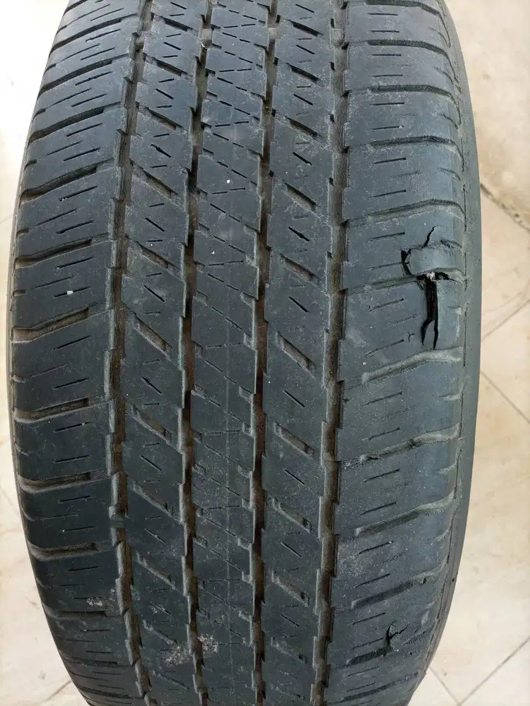 Ban Bekas Bridgestone Copotan Fortuner R18 265/60