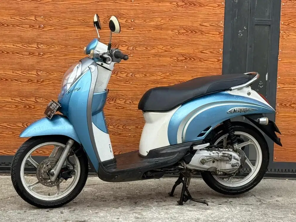 Honda scoopy 2011 lengkap murah