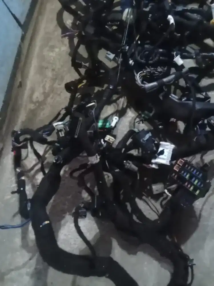 kabel mobil Ford fiesta barang copotan orizinal..