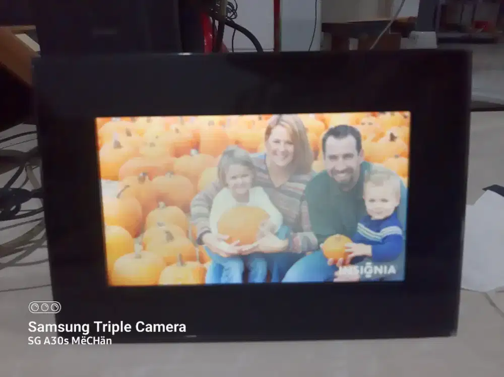 Frame digital insignia 8 inc