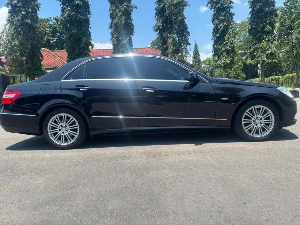 Mercedes-Benz E250 2010 Bensin
