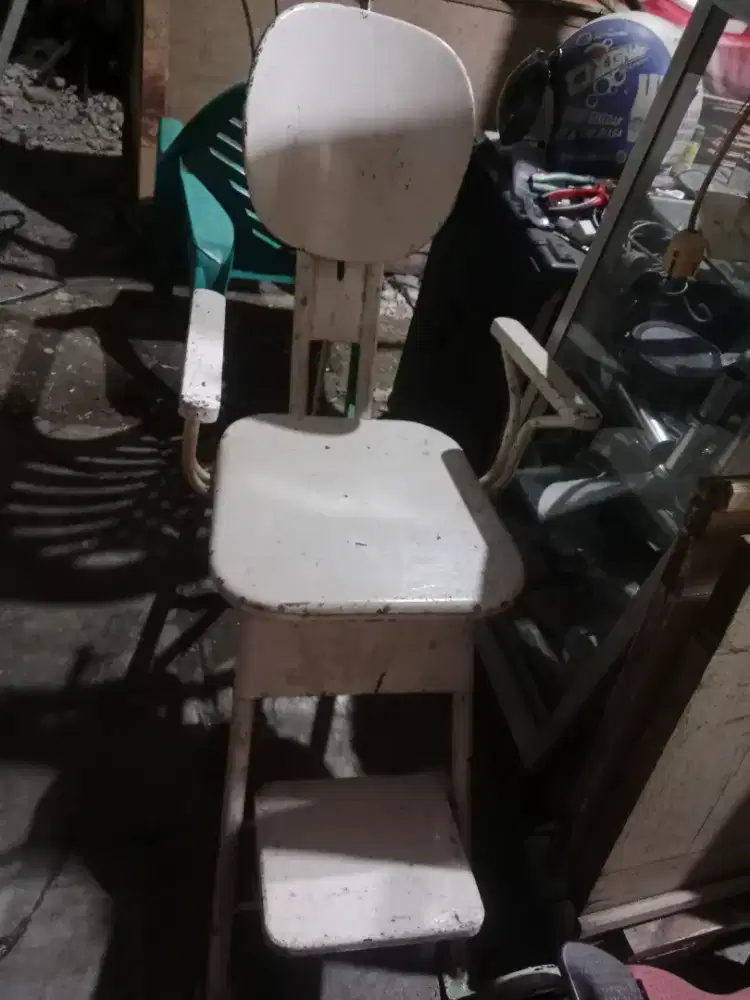 Kursi besi pasien dokter gigi bekas tinggal cat jadi baru