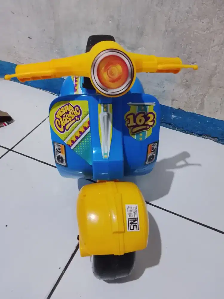 Dijual mainan anak motor2an untuk usia2-3 th