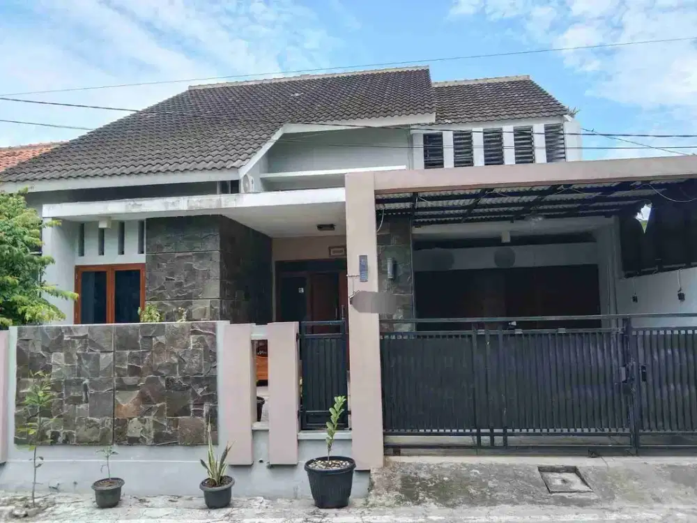 RUMAH CANTIK DI PERUM DOLOG TLOGOSARI WETAN PEDURUNGAN SEMARANG