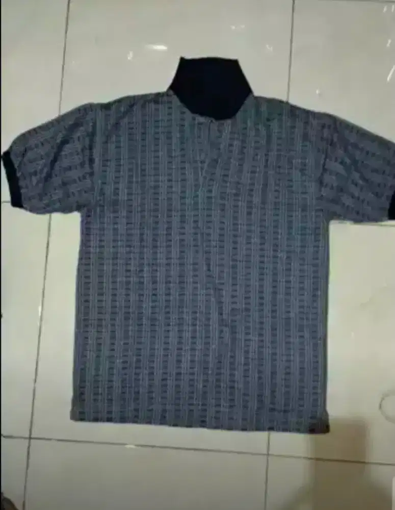 Kaos kemeja lingkar dada +/- 106 cm
