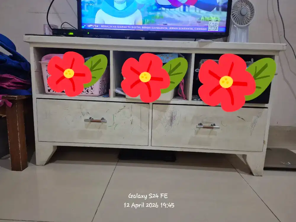 Preloved rak tv dari kayu asli