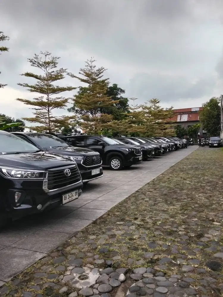 Rental mobil dan driver freelance