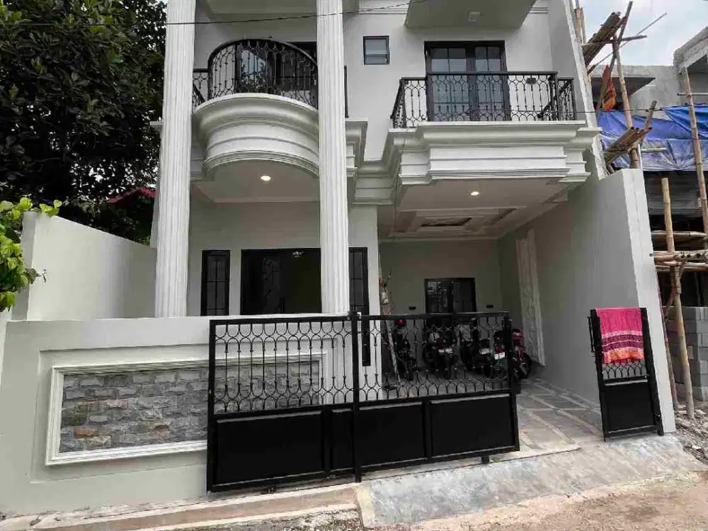 Rumah 2 lantai nuansa Eropa Murah banget