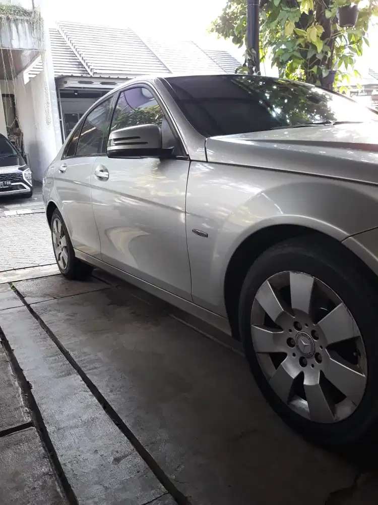 Mercedes-Benz C200 2011 Bensin