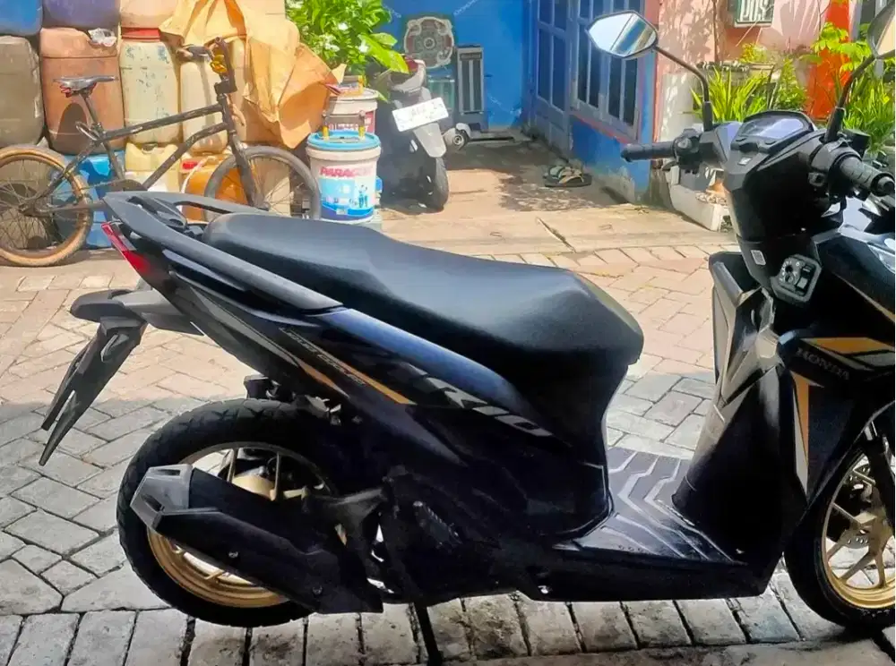 DI JUAL VARIO 125 ISS BLUE
