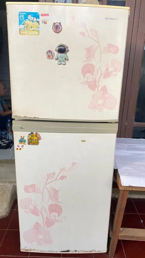 KULKAS SECOND MERK SHARP 2 PINTU