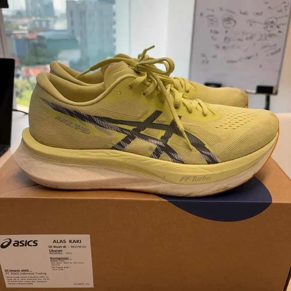 Sepatu Asics Magic Speed 4