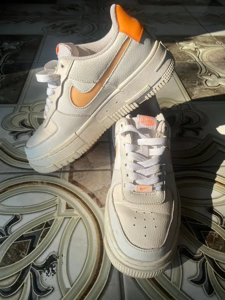 NIKE AIR FORCE 1 PIXEL - WHITE CRIMSON TINT - DM3036-100