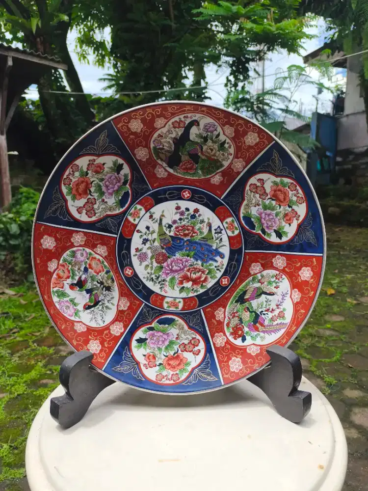 Piring antik ukuran besar