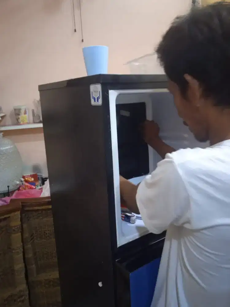 servis kulkas,servis mesin cuci,servis pompa air