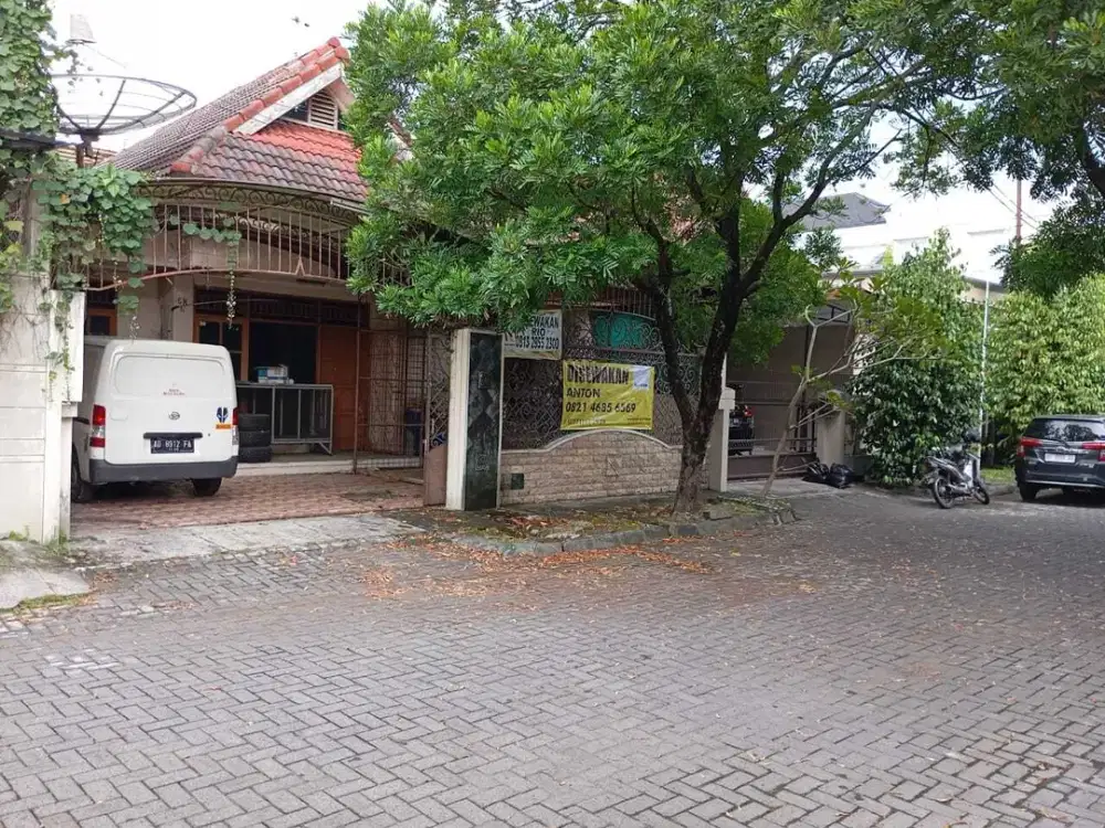 Disewakan Rumah Jl Salak Sektor 1 Solo Baru perlu renovasi ya