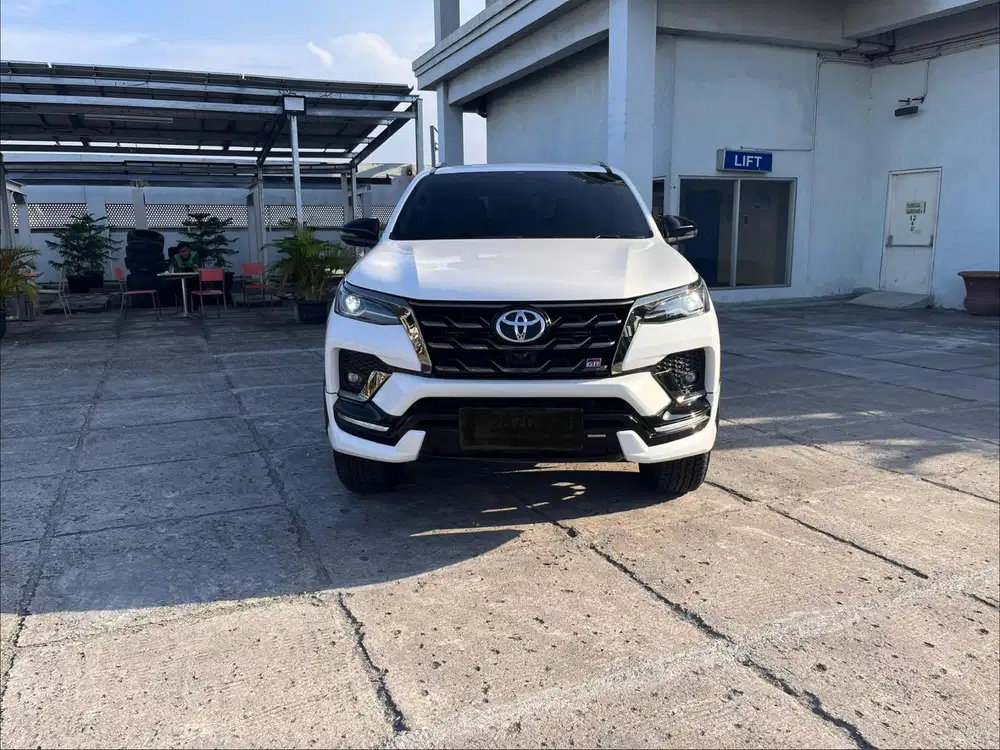 Toyota Fortuner 2,8 Gr Sport 4x2 At 2024