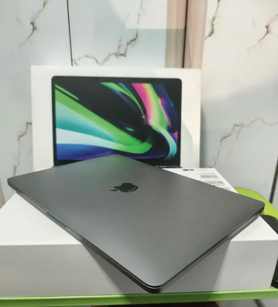 Apple Macbook Pro 2020 M1 Chip 13 inch 8GB SSD 512Gb -Like New Perfect