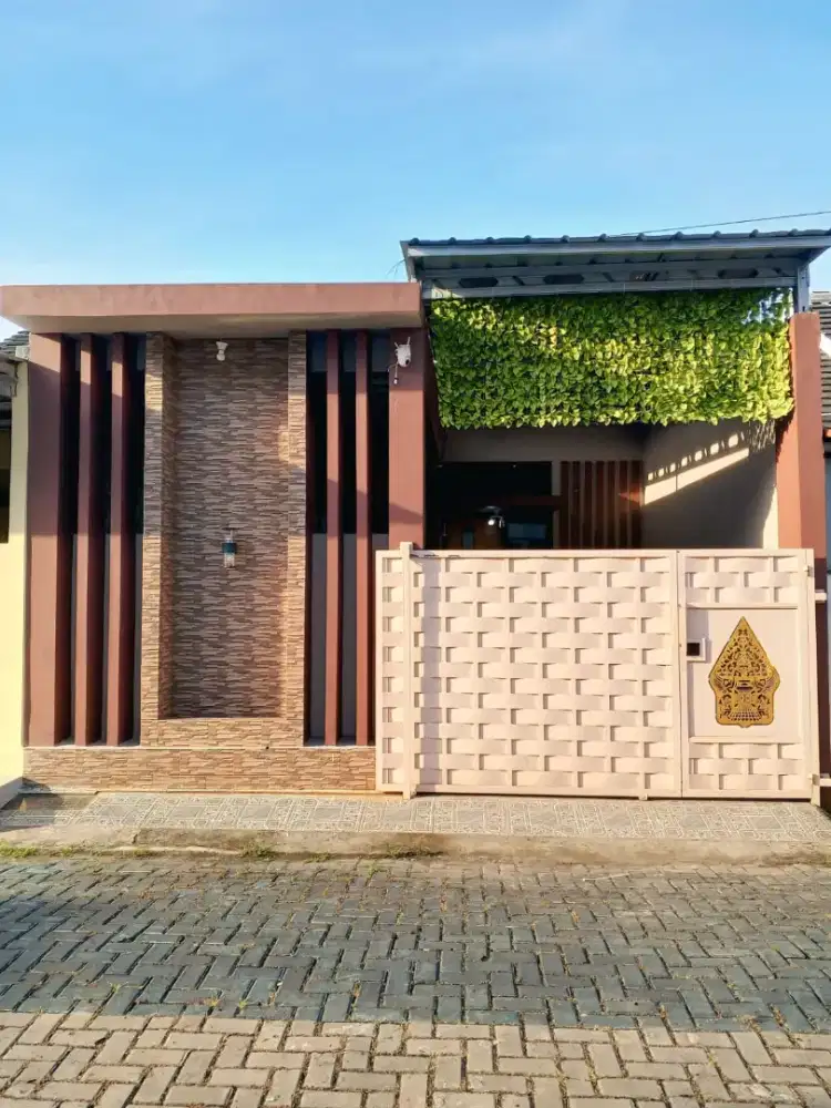 Rumah rapi exlusive.