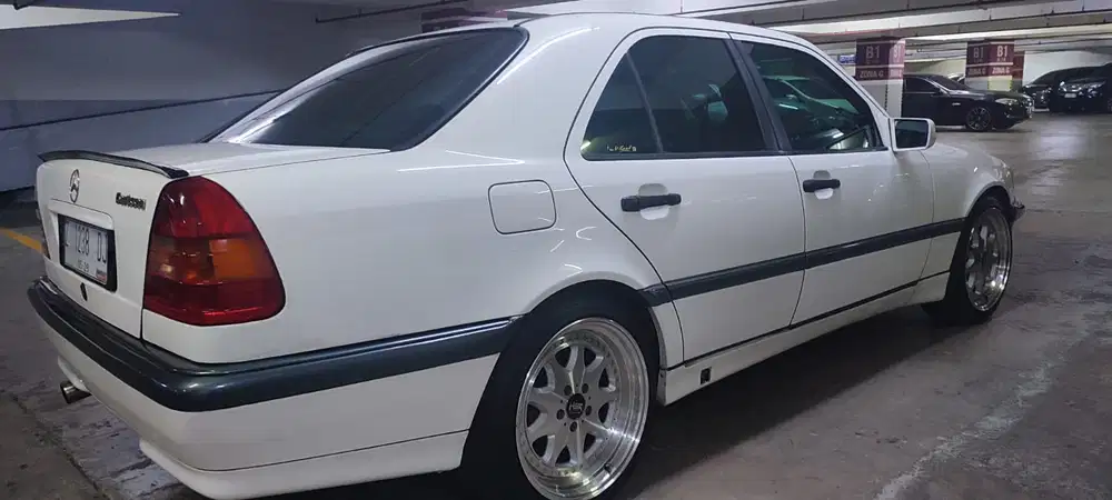 Mercedes-Benz C180 1997 Bensin