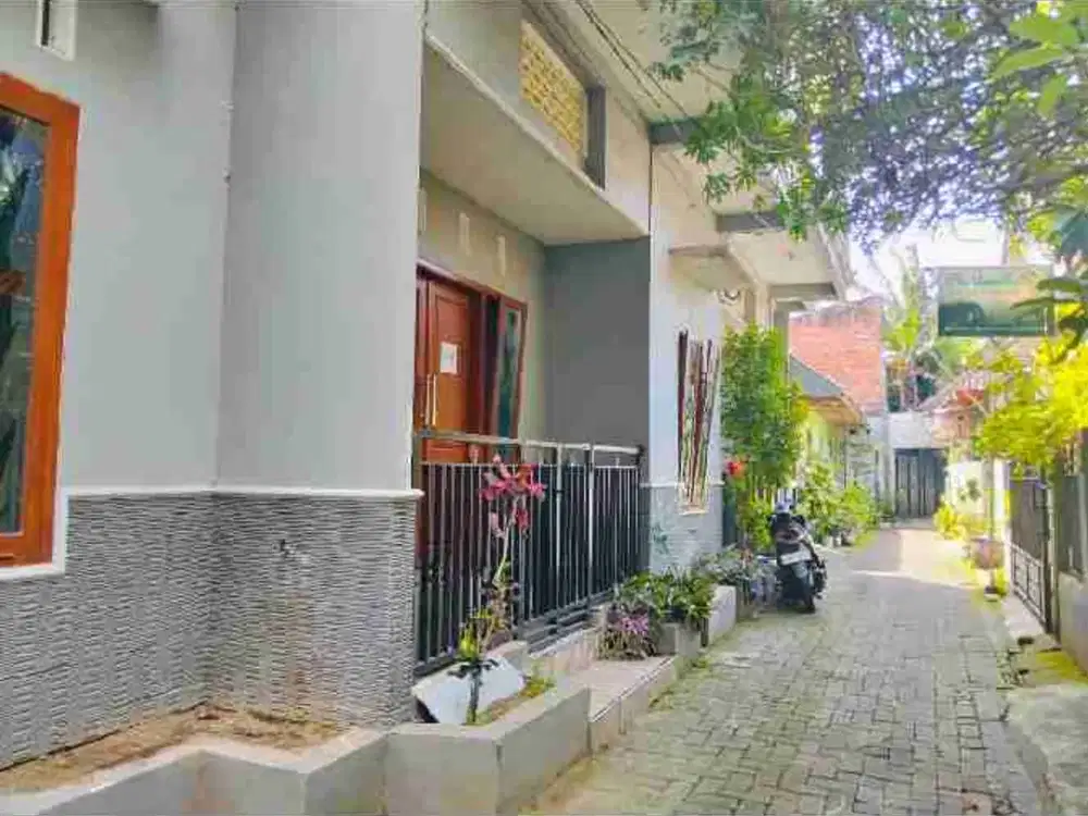 Kontrakkan 5 kamar masuk gang perumahan ada lahan buat parkir mobil dekat UIN UB dll