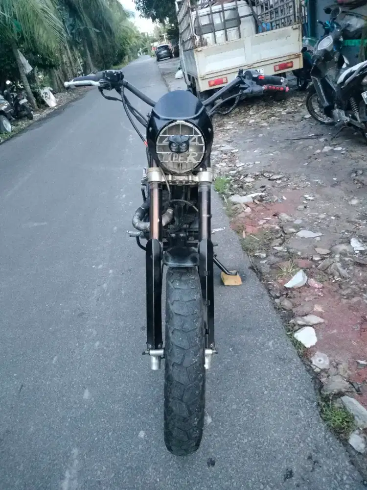 Honda Megapro Costum Scrambler Tahun 2012