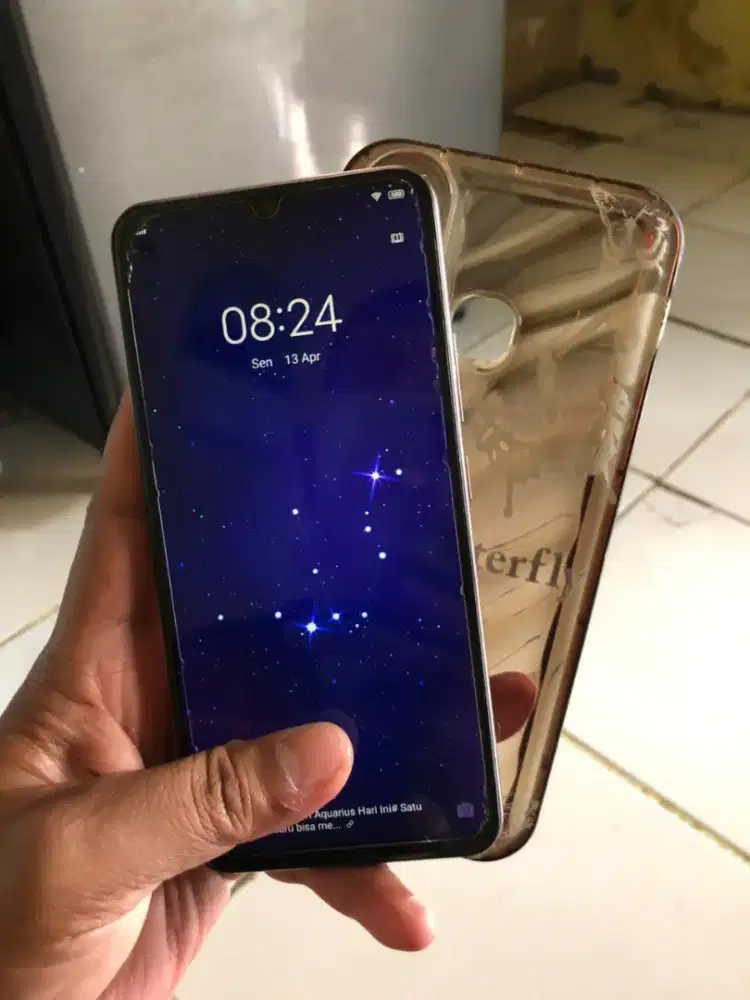 Vivo y19 ram 6/128 hp+carger