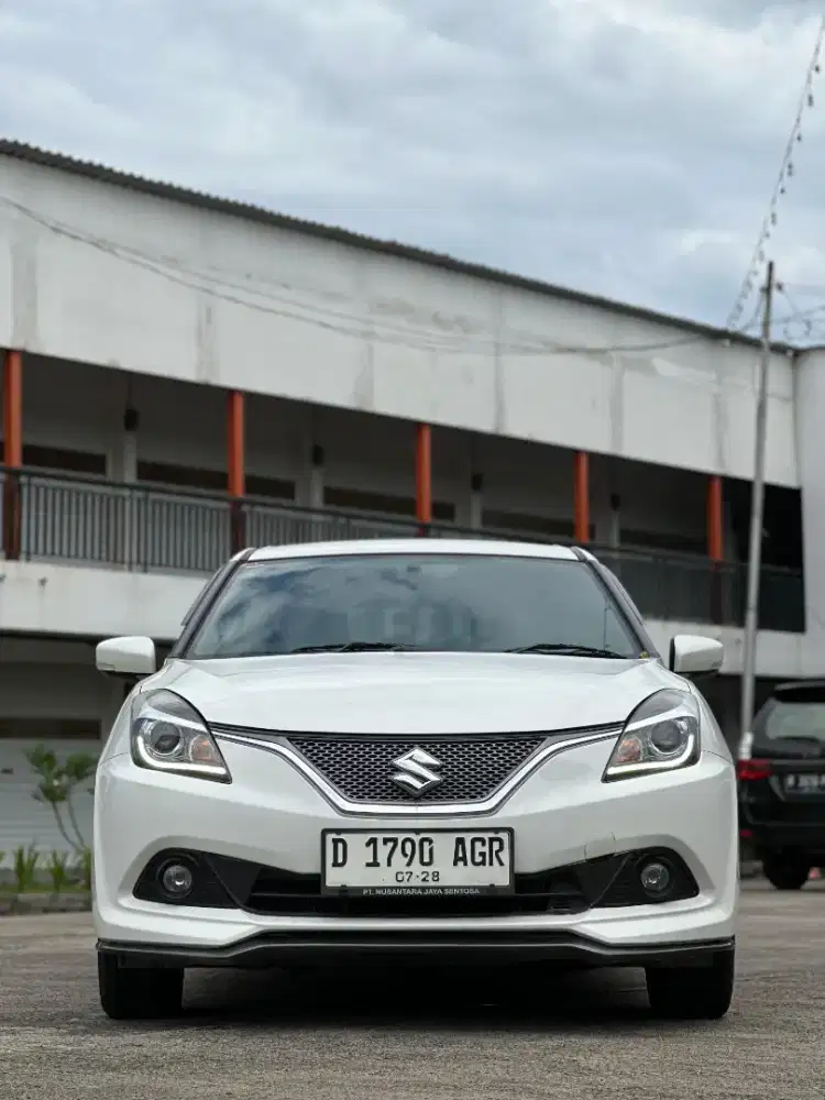Suzuki Baleno 1.5 AT 2018 | 2019 putih (cash kredit tukar tambah)