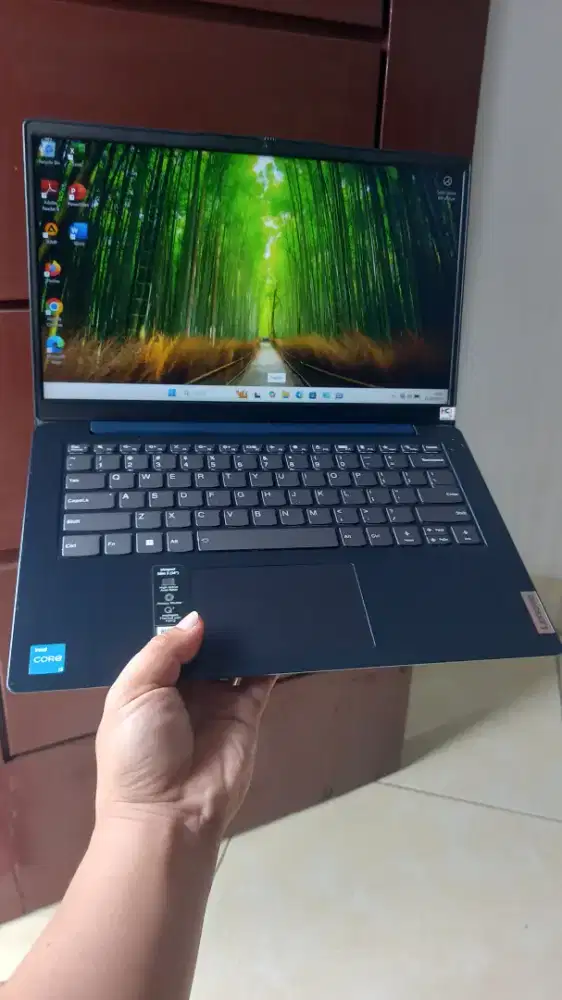 Laptop lenovo i3 gen11