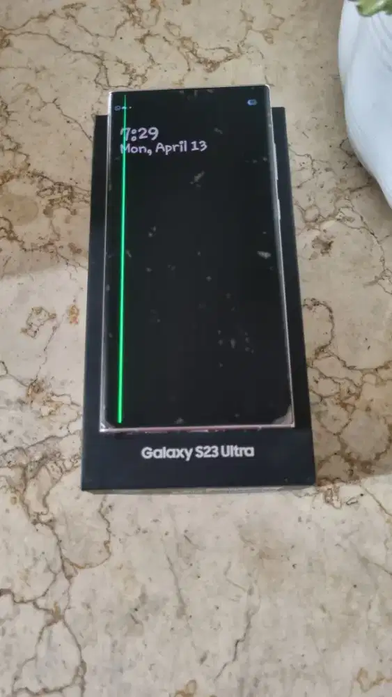 Samung S23 Ultra ( minus green line )